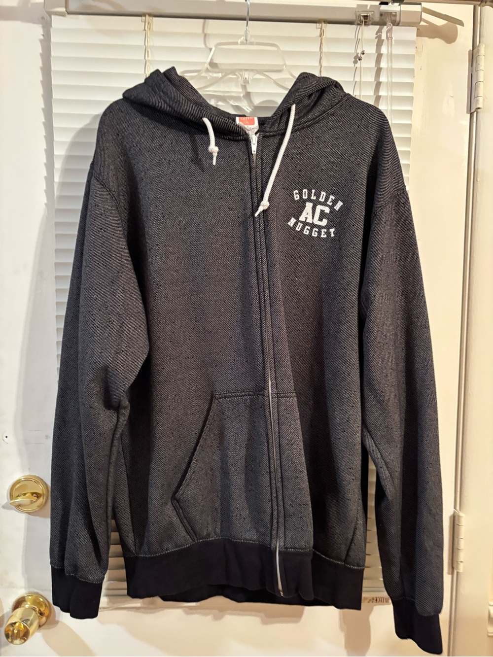 Golden Nugget Atlantic City Men’s Size 2XL Full Zip Jacket with hood